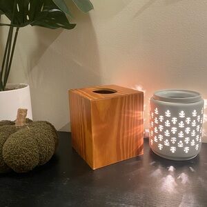 Monterey Wooden Tissue box